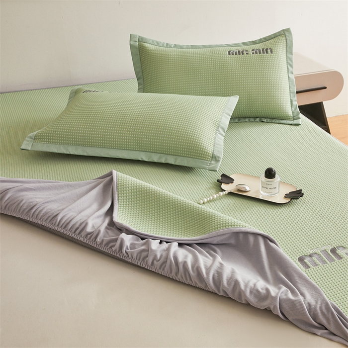 91家纺网 家纺一手货源 找家纺 布卢姆床垫 2025新款A类PE凉感华夫格刺绣凉豆豆席床笠款 豆豆床笠-果绿