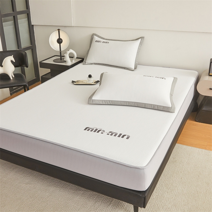 91家纺网 家纺一手货源 找家纺 布卢姆床垫 2025新款A类PE凉感华夫格刺绣凉豆豆席床笠款 豆豆床笠-奶白