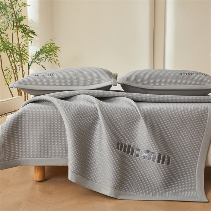 91家纺网 家纺一手货源 找家纺 （总）布卢姆床垫 2025新款A类乙纶PE刺绣凉豆豆席豆豆床席凉席