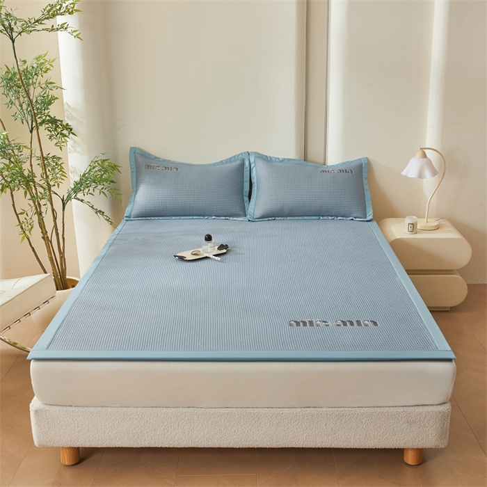 91家纺网 家纺一手货源 找家纺 布卢姆床垫 2025新款A类乙纶PE刺绣凉豆豆席豆豆床席凉席 豆豆床席-梵星蓝