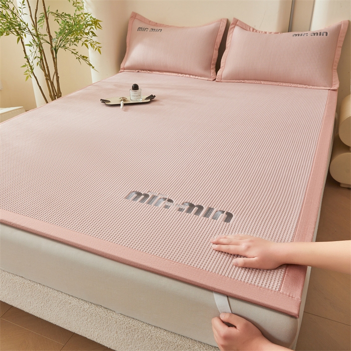 91家纺网 家纺一手货源 找家纺 布卢姆床垫 2025新款A类乙纶PE刺绣凉豆豆席豆豆床席凉席 豆豆床席-粉色