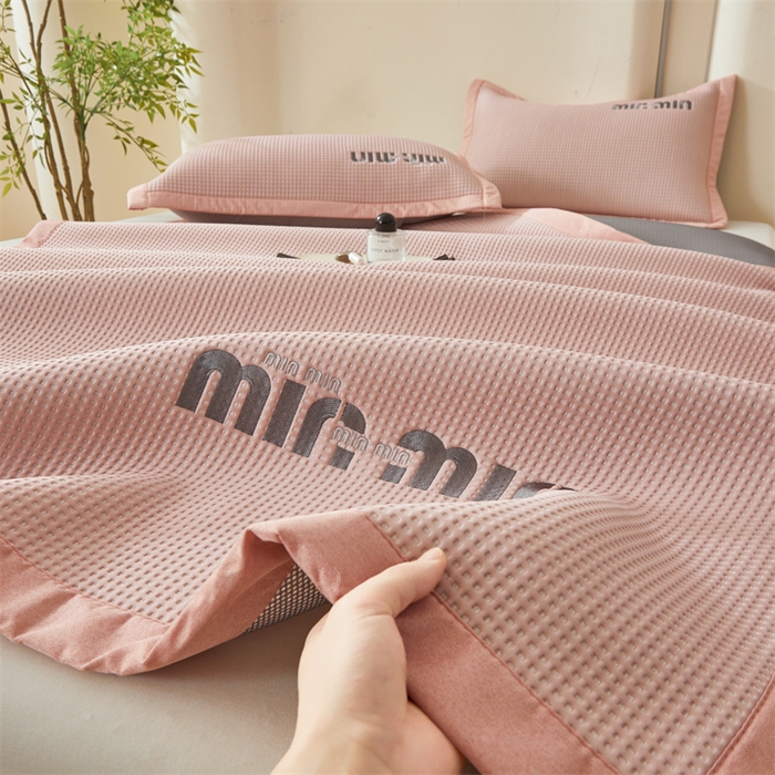 91家纺网 家纺一手货源 找家纺 布卢姆床垫 2025新款A类乙纶PE刺绣凉豆豆席豆豆床席凉席 豆豆床席-粉色