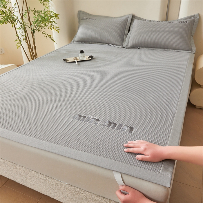 91家纺网 家纺一手货源 找家纺 布卢姆床垫 2025新款A类乙纶PE刺绣凉豆豆席豆豆床席凉席 豆豆床席-深灰