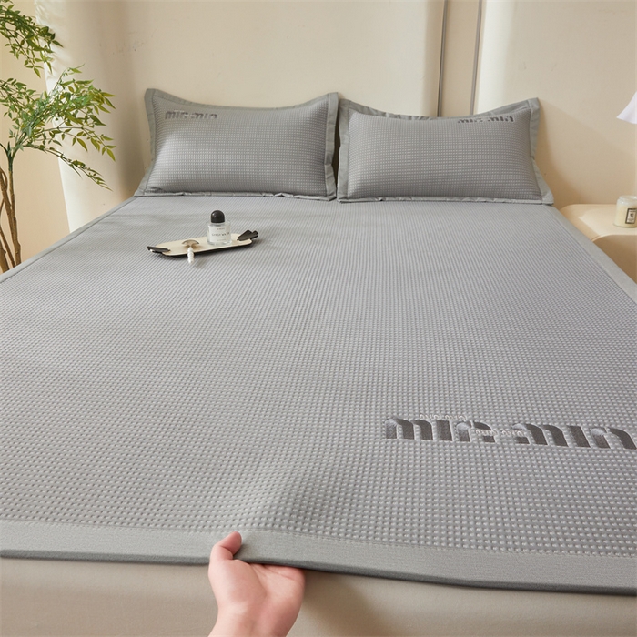 91家纺网 家纺一手货源 找家纺 布卢姆床垫 2025新款A类乙纶PE刺绣凉豆豆席豆豆床席凉席 豆豆床席-深灰