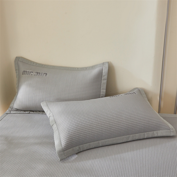 91家纺网 家纺一手货源 找家纺 布卢姆床垫 2025新款A类乙纶PE刺绣凉豆豆席豆豆床席凉席 豆豆床席-深灰