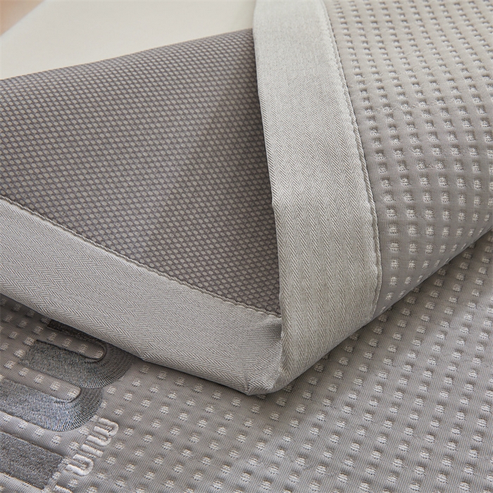 91家纺网 家纺一手货源 找家纺 布卢姆床垫 2025新款A类乙纶PE刺绣凉豆豆席豆豆床席凉席 豆豆床席-深灰