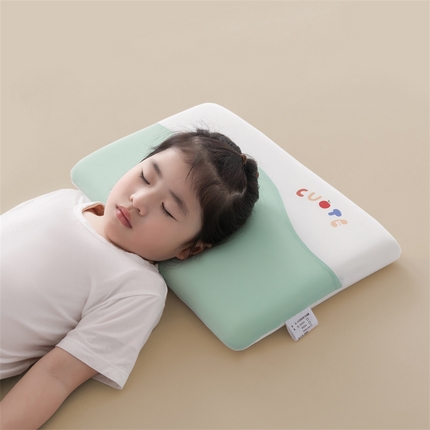 91家纺网 家纺一手货源 找家纺 （总）麦肯锡 2025新款马卡甜心儿童记忆枕枕头枕芯-模特图