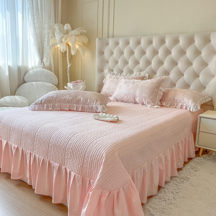 91家纺网 家纺一手货源 找家纺 （总）瑞宝  2025新款法式花边贡缎提花床盖三件套-蝶与梦