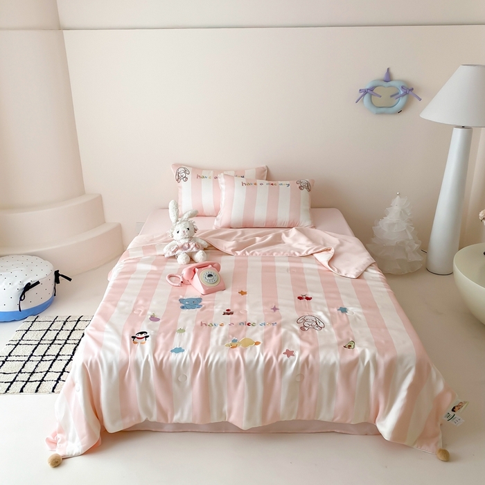 91家纺网 家纺一手货源 找家纺 （总）星野 2025新款60s进口奥地利兰精天丝刺绣夏被夏凉被空调被-蜜糖甜宠