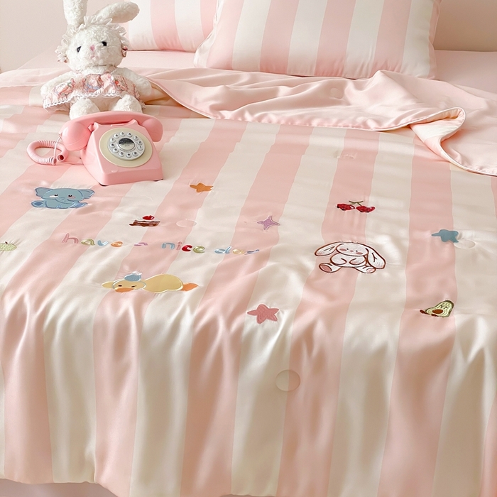 91家纺网 家纺一手货源 找家纺 （总）星野 2025新款60s进口奥地利兰精天丝刺绣夏被夏凉被空调被-蜜糖甜宠