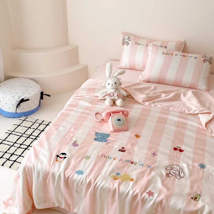 91家纺网 家纺一手货源 找家纺 （总）星野 2025新款60s进口奥地利兰精天丝刺绣夏被夏凉被空调被-蜜糖甜宠