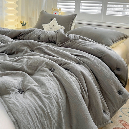 91家纺网 家纺一手货源 找家纺 （总）推推家纺 2025新款水洗棉玫瑰刺绣夏被