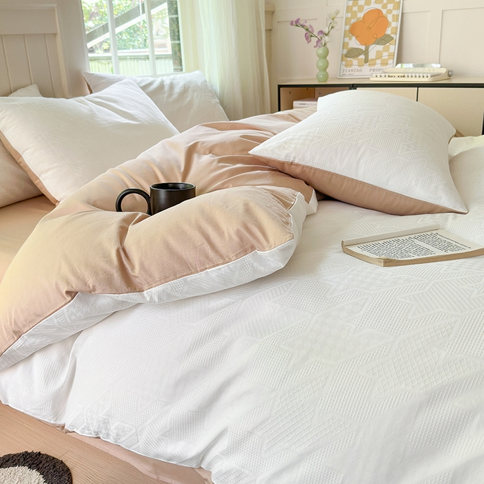 91家纺网 家纺一手货源 找家纺 菡宝 2025新款A类简约风全棉色织小提花四件套 支持定做定制尺寸 千鸟格白