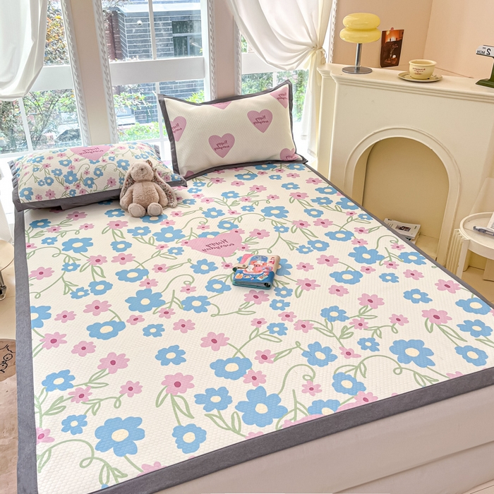 91家纺网 家纺一手货源 找家纺 Sweet dreams甜梦 2025新款数码印花凉感豆豆软席凉席席子系列-小版 爱心小花