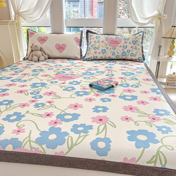 91家纺网 家纺一手货源 找家纺 Sweet dreams甜梦 2025新款数码印花凉感豆豆软席凉席席子系列-小版 爱心小花