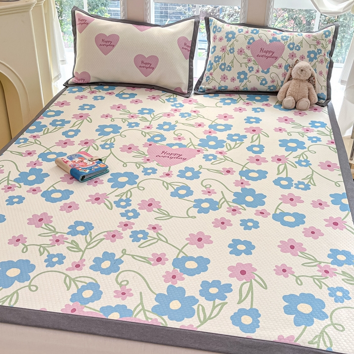 91家纺网 家纺一手货源 找家纺 Sweet dreams甜梦 2025新款数码印花凉感豆豆软席凉席席子系列-小版 爱心小花