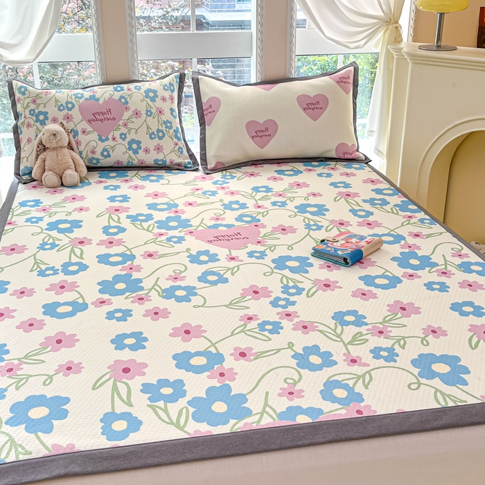 91家纺网 家纺一手货源 找家纺 Sweet dreams甜梦 2025新款数码印花凉感豆豆软席凉席席子系列-小版 爱心小花