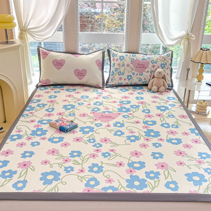 91家纺网 家纺一手货源 找家纺 Sweet dreams甜梦 2025新款数码印花凉感豆豆软席凉席席子系列-小版 爱心小花