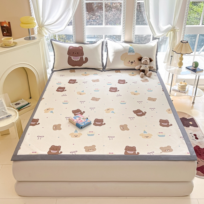 91家纺网 家纺一手货源 找家纺 Sweet dreams甜梦 2025新款数码印花凉感豆豆软席凉席席子系列-小版 蛋糕小动物