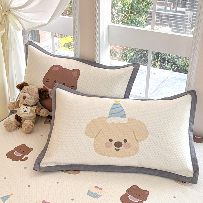 91家纺网 家纺一手货源 找家纺 Sweet dreams甜梦 2025新款数码印花凉感豆豆软席凉席席子系列-小版 蛋糕小动物