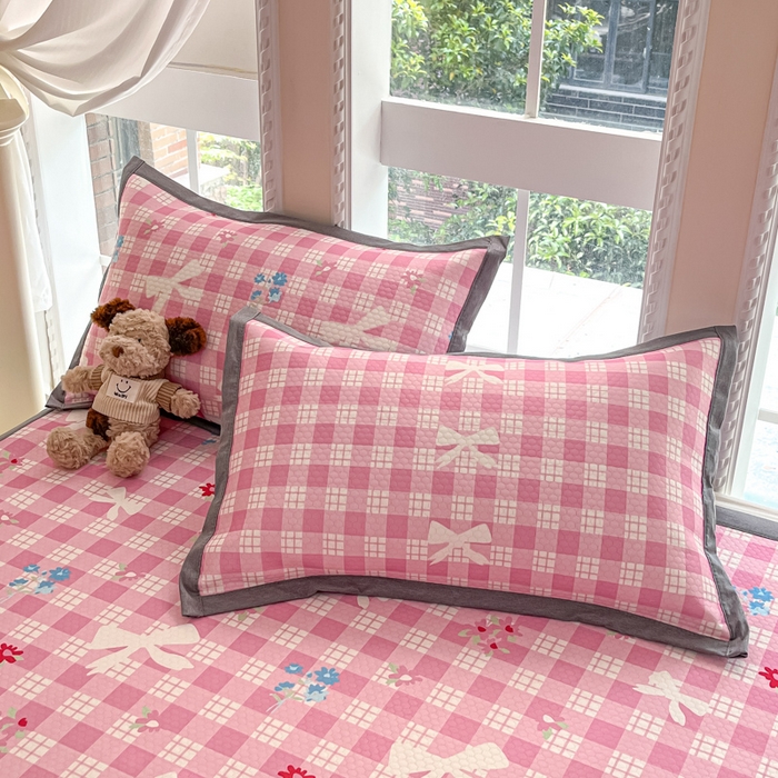 91家纺网 家纺一手货源 找家纺 Sweet dreams甜梦 2025新款数码印花凉感豆豆软席凉席席子系列-小版 格子蝴蝶结