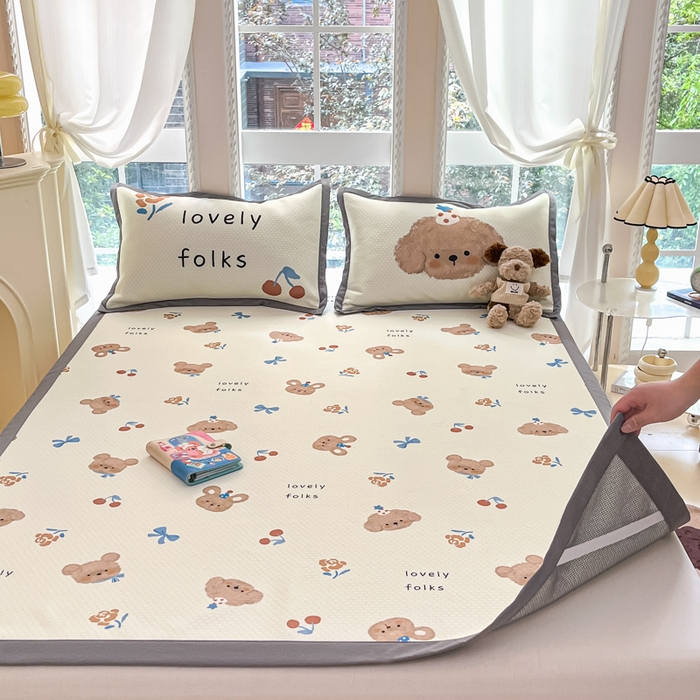 91家纺网 家纺一手货源 找家纺 Sweet dreams甜梦 2025新款数码印花凉感豆豆软席凉席席子系列-小版 蝴蝶结狗狗