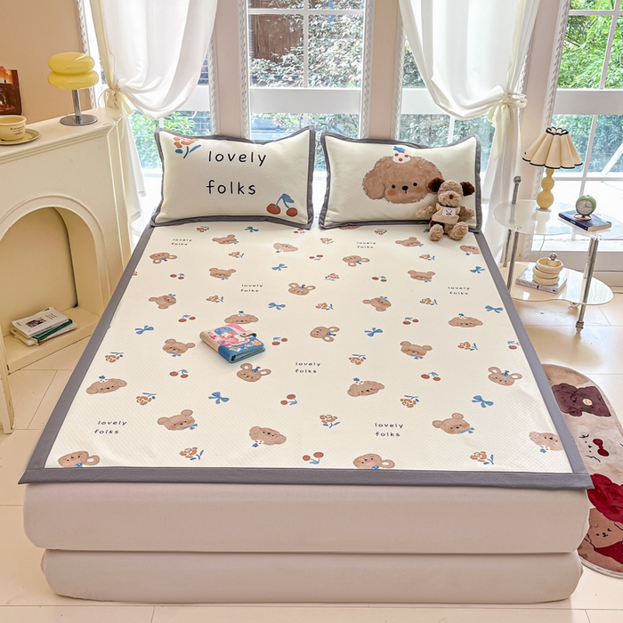 91家纺网 家纺一手货源 找家纺 Sweet dreams甜梦 2025新款数码印花凉感豆豆软席凉席席子系列-小版 蝴蝶结狗狗