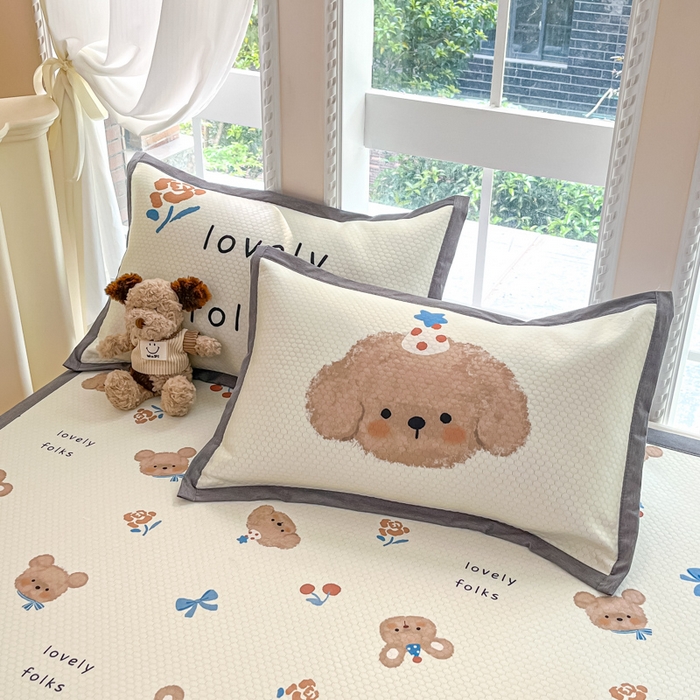 91家纺网 家纺一手货源 找家纺 Sweet dreams甜梦 2025新款数码印花凉感豆豆软席凉席席子系列-小版 蝴蝶结狗狗