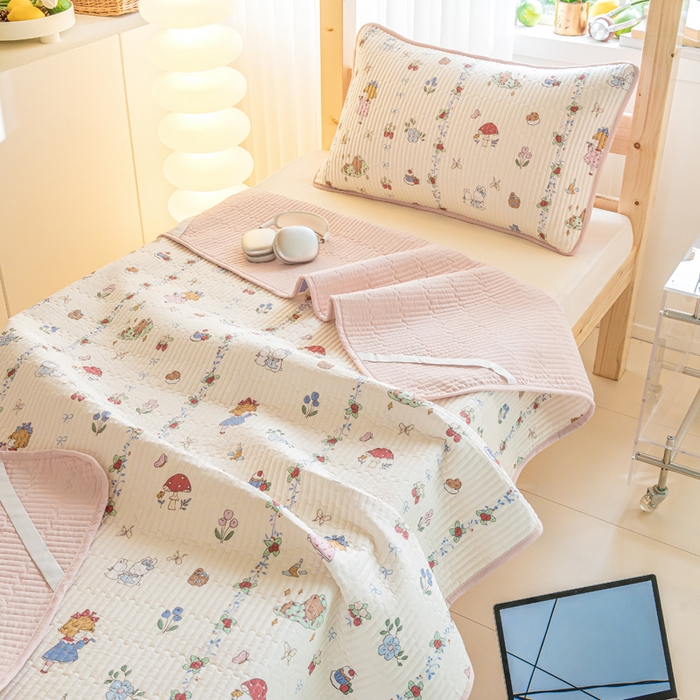 91家纺网 家纺一手货源 找家纺  （提供买家秀 爆款花型 不断货）2025新款小清新印花全棉床盖学生床盖套件-跑量款 蛋糕女孩