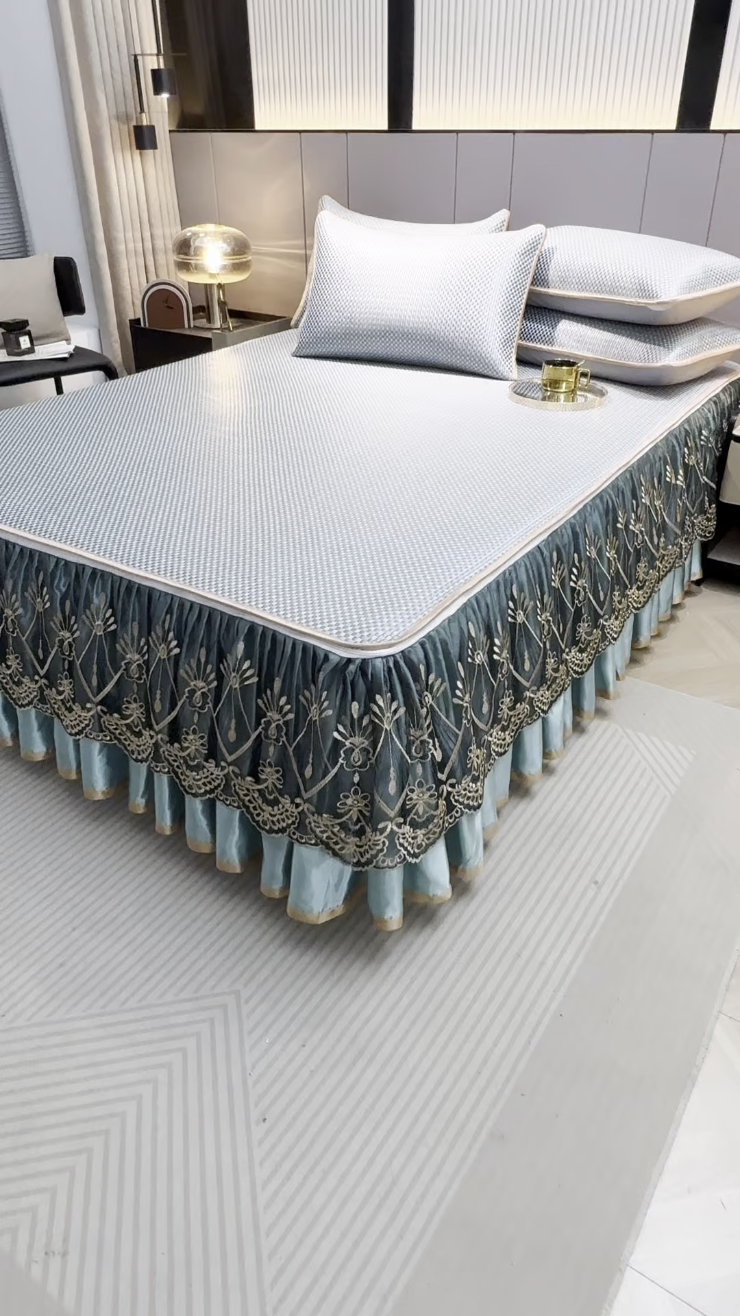 91家纺网 家纺一手货源 找家纺 罗艺轩 2025新款可拆卸床笠式床裙凉感冰丝藤席三件套-爱星海 爱星海-绿紫色