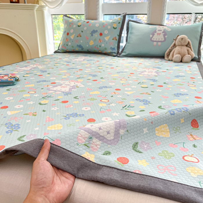 91家纺网 家纺一手货源 找家纺 Sweet dreams甜梦 2025新款数码印花凉感豆豆软席凉席席子系列-小版 花花小兔