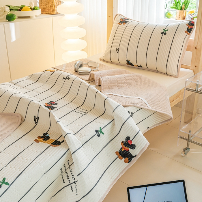 91家纺网 家纺一手货源 找家纺  （提供买家秀 爆款花型 不断货）2025新款小清新印花全棉床盖学生床盖套件-跑量款 爱神小狗