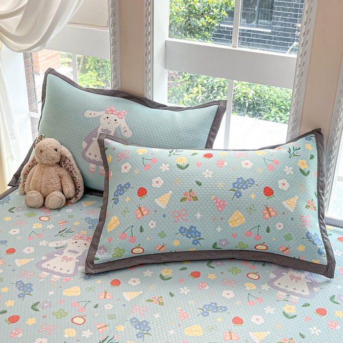 91家纺网 家纺一手货源 找家纺 Sweet dreams甜梦 2025新款数码印花凉感豆豆软席凉席席子系列-小版 花花小兔