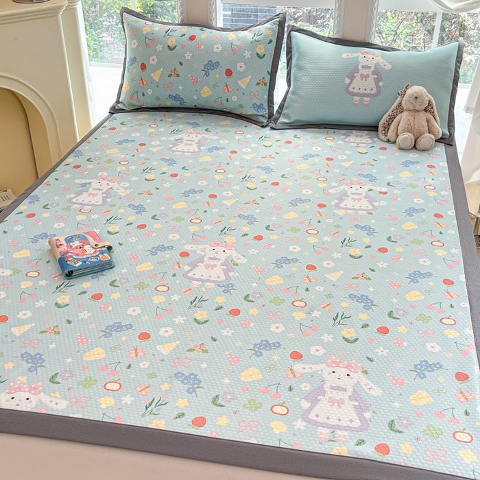 91家纺网 家纺一手货源 找家纺 Sweet dreams甜梦 2025新款数码印花凉感豆豆软席凉席席子系列-小版 花花小兔