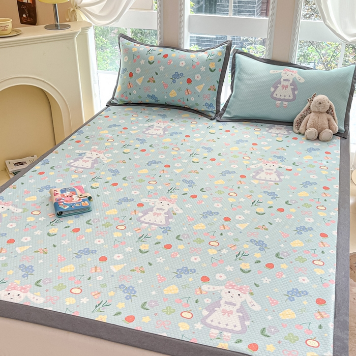 91家纺网 家纺一手货源 找家纺 Sweet dreams甜梦 2025新款数码印花凉感豆豆软席凉席席子系列-小版 花花小兔