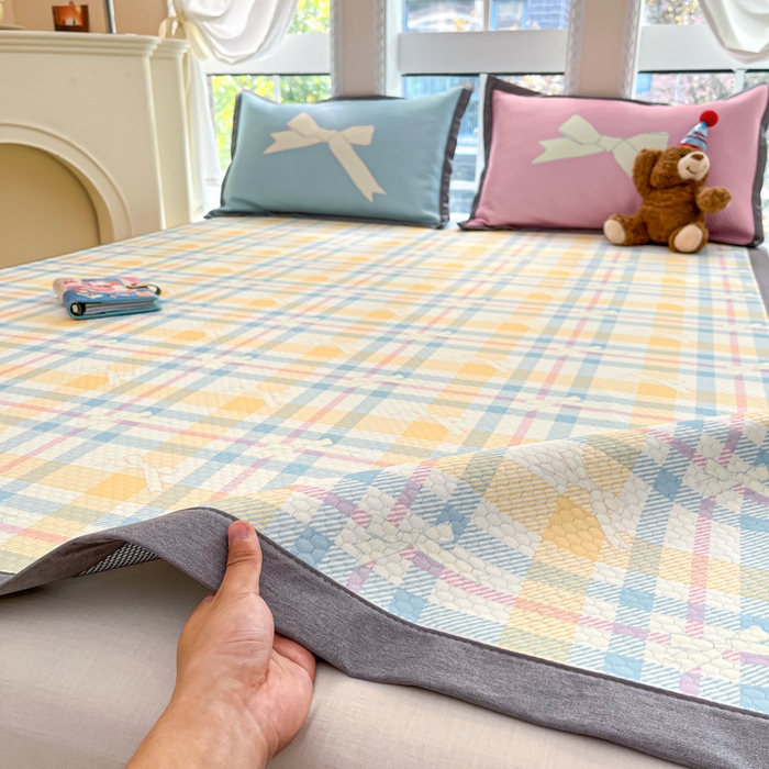 91家纺网 家纺一手货源 找家纺 Sweet dreams甜梦 2025新款数码印花凉感豆豆软席凉席席子系列-小版 黄格子