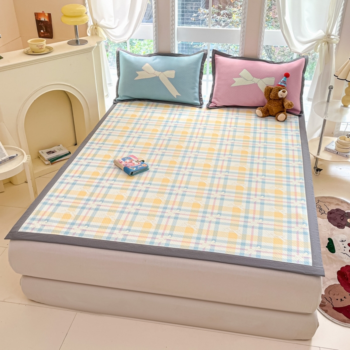 91家纺网 家纺一手货源 找家纺 Sweet dreams甜梦 2025新款数码印花凉感豆豆软席凉席席子系列-小版 黄格子