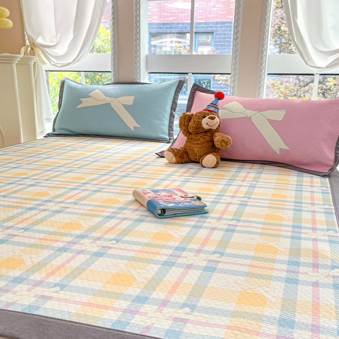 91家纺网 家纺一手货源 找家纺 Sweet dreams甜梦 2025新款数码印花凉感豆豆软席凉席席子系列-小版 黄格子