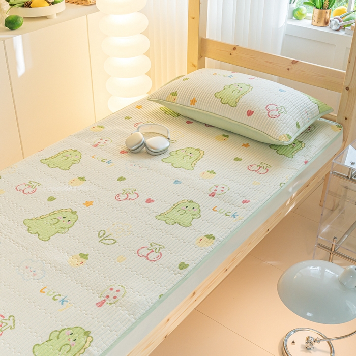 91家纺网 家纺一手货源 找家纺  （提供买家秀 爆款花型 不断货）2025新款小清新印花全棉床盖学生床盖套件-跑量款 幸运独角龙