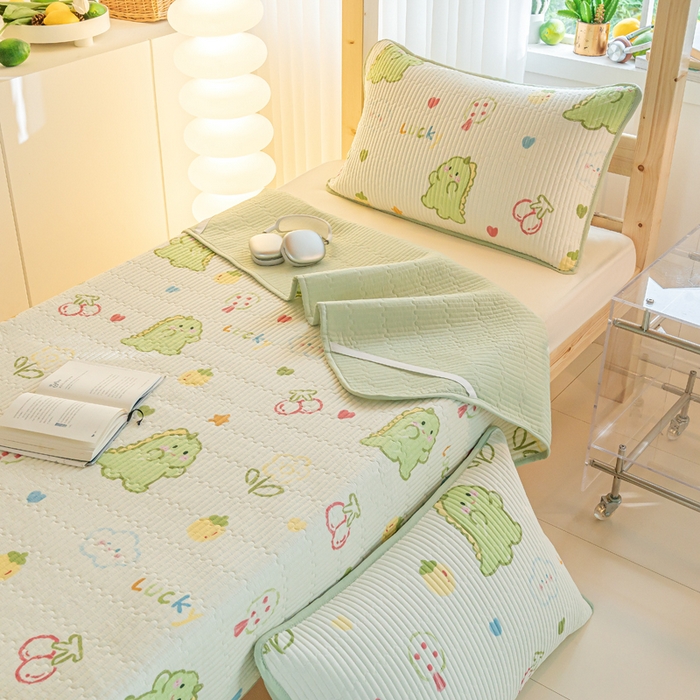 91家纺网 家纺一手货源 找家纺  （提供买家秀 爆款花型 不断货）2025新款小清新印花全棉床盖学生床盖套件-跑量款 幸运独角龙