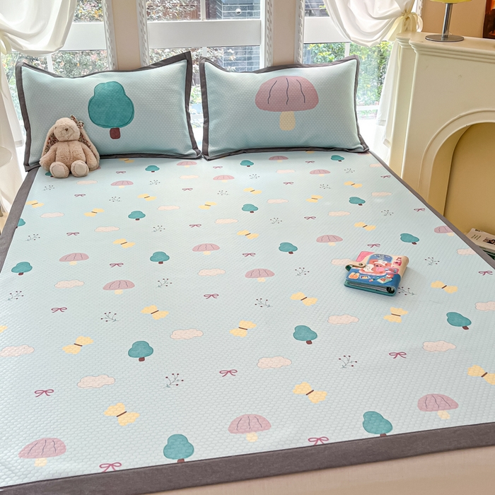 91家纺网 家纺一手货源 找家纺 Sweet dreams甜梦 2025新款数码印花凉感豆豆软席凉席席子系列-小版 小森林