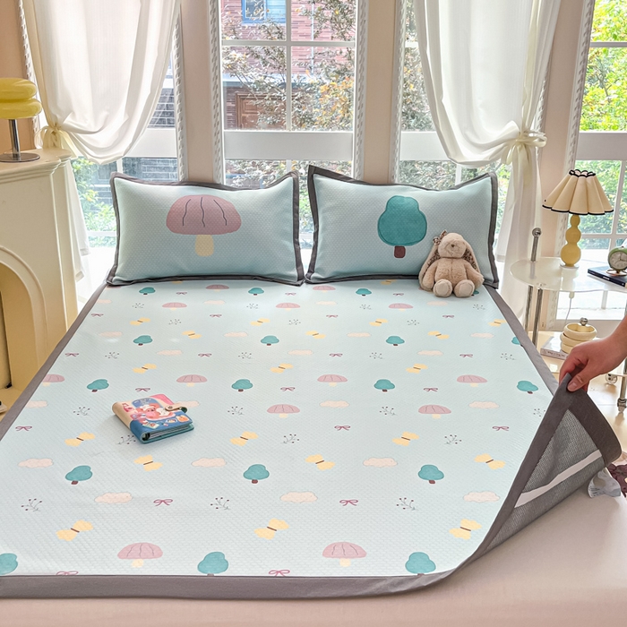 91家纺网 家纺一手货源 找家纺 Sweet dreams甜梦 2025新款数码印花凉感豆豆软席凉席席子系列-小版 小森林