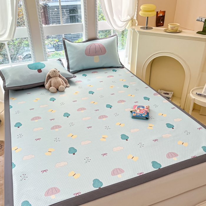 91家纺网 家纺一手货源 找家纺 Sweet dreams甜梦 2025新款数码印花凉感豆豆软席凉席席子系列-小版 小森林