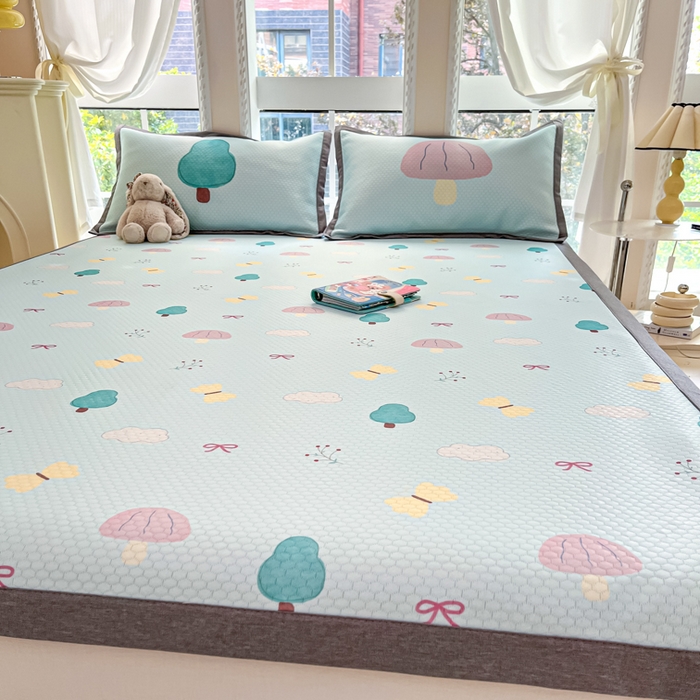 91家纺网 家纺一手货源 找家纺 Sweet dreams甜梦 2025新款数码印花凉感豆豆软席凉席席子系列-小版 小森林