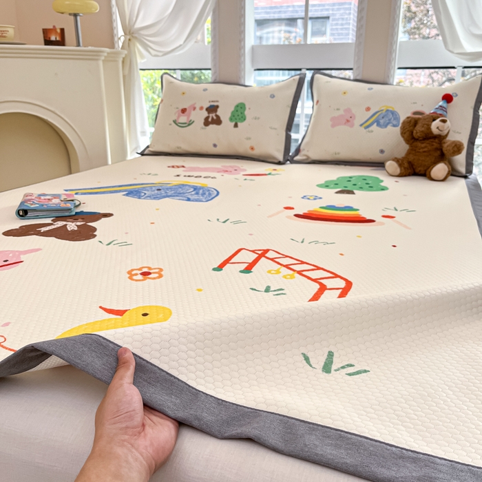 91家纺网 家纺一手货源 找家纺 Sweet dreams甜梦 2025新款数码印花凉感豆豆软席凉席席子系列-大版 动物乐园