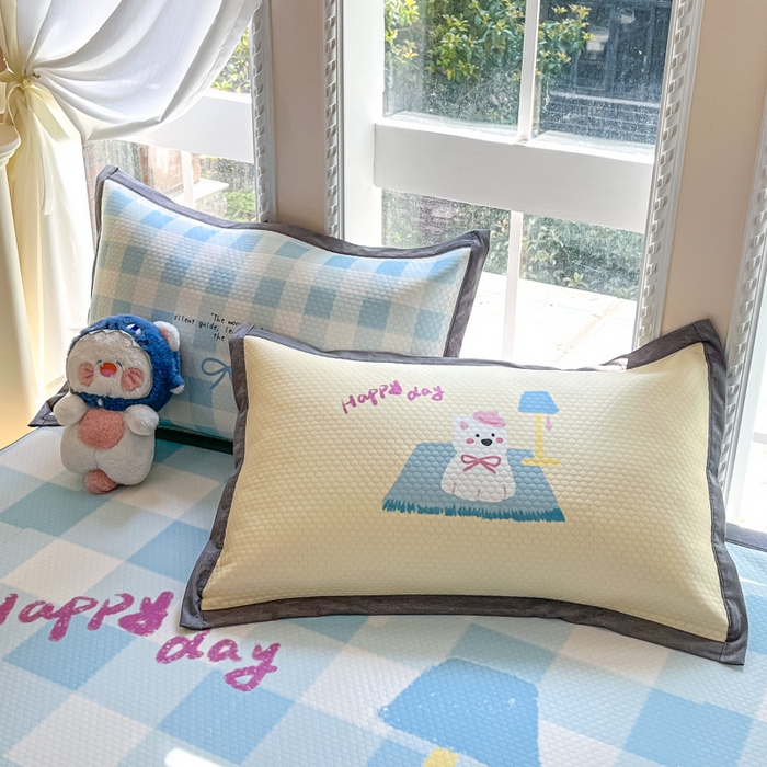 91家纺网 家纺一手货源 找家纺 Sweet dreams甜梦 2025新款数码印花凉感豆豆软席凉席席子系列-大版 格子小狗