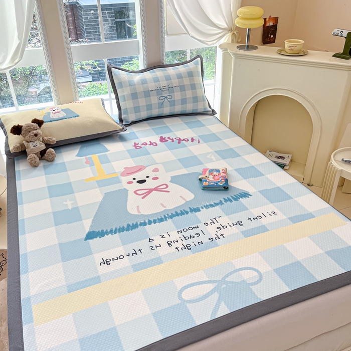 91家纺网 家纺一手货源 找家纺 Sweet dreams甜梦 2025新款数码印花凉感豆豆软席凉席席子系列-大版 格子小狗