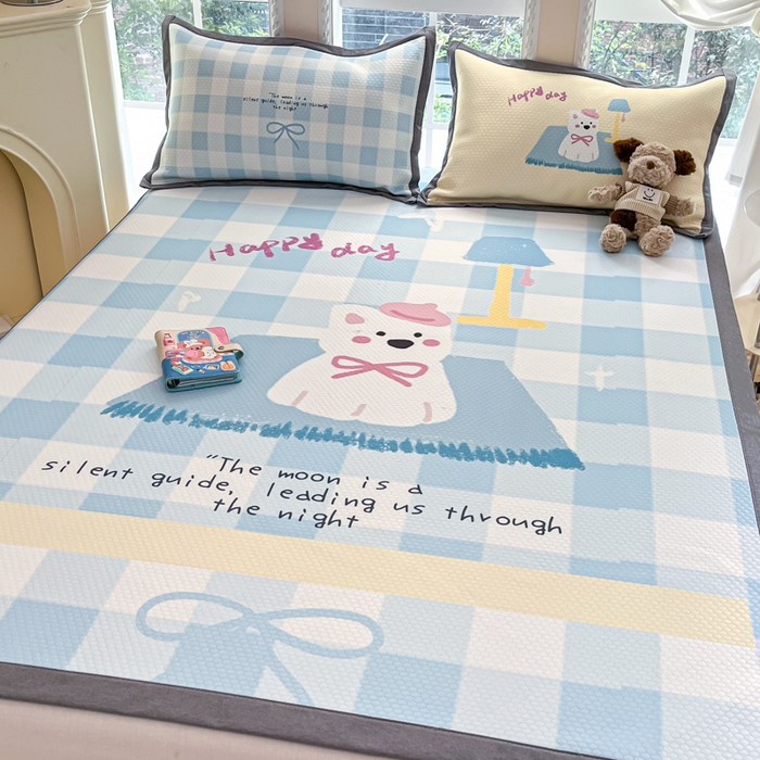 91家纺网 家纺一手货源 找家纺 Sweet dreams甜梦 2025新款数码印花凉感豆豆软席凉席席子系列-大版 格子小狗