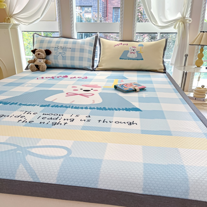 91家纺网 家纺一手货源 找家纺 Sweet dreams甜梦 2025新款数码印花凉感豆豆软席凉席席子系列-大版 格子小狗