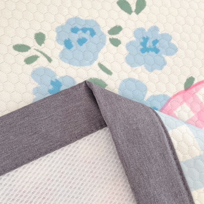 91家纺网 家纺一手货源 找家纺 Sweet dreams甜梦 2025新款数码印花凉感豆豆软席凉席席子系列-大版 花花蝴蝶结